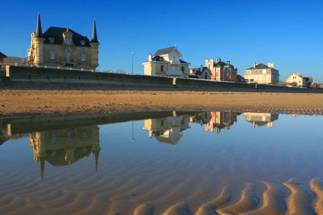 Ferienwohnung Les Combles De L Aure Grand Studio Cosy Confortable Classe 3 Etoiles Centre Bayeux 2 Mn A Pied Cathedrale Proche Plages Du Debarquement Exterior foto